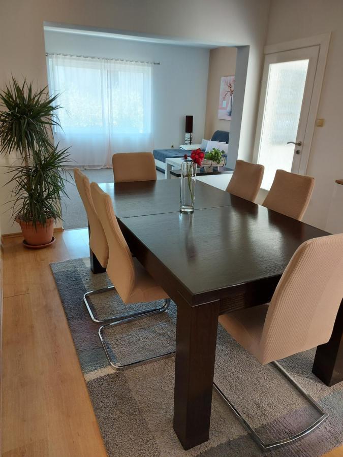 Апартаменты Apartman Larisa Кампор Экстерьер фото