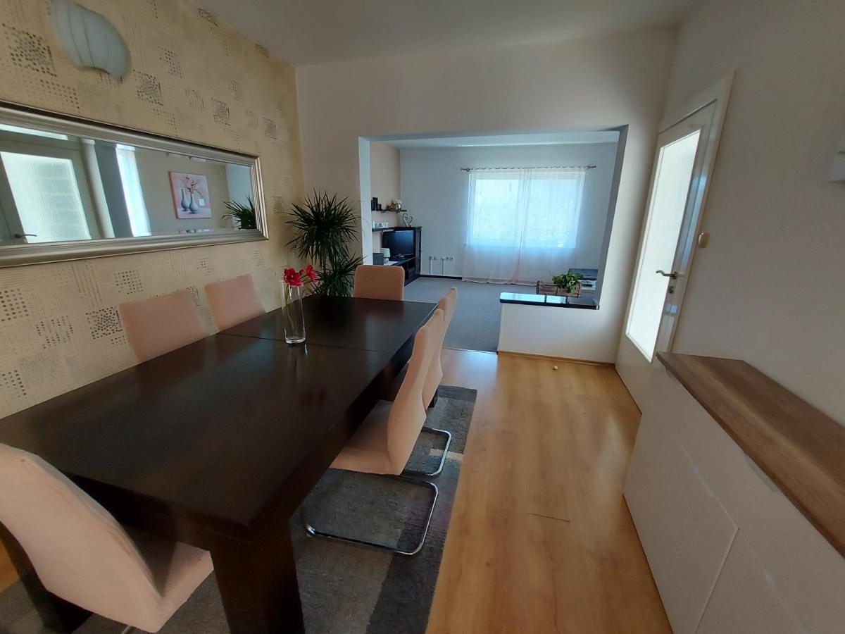 Апартаменты Apartman Larisa Кампор Экстерьер фото