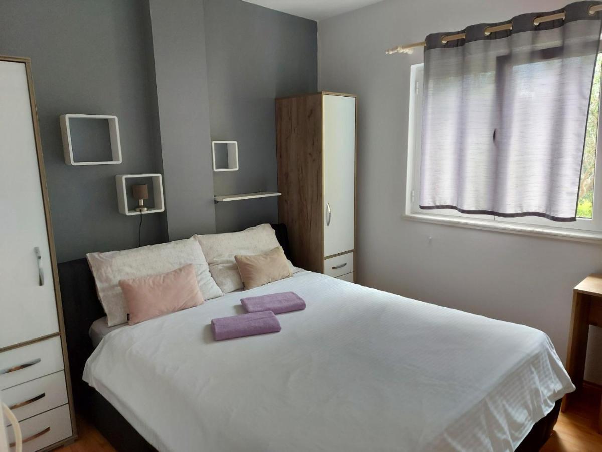 Апартаменты Apartman Larisa Кампор Экстерьер фото