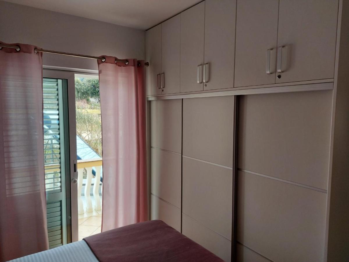 Апартаменты Apartman Larisa Кампор Экстерьер фото