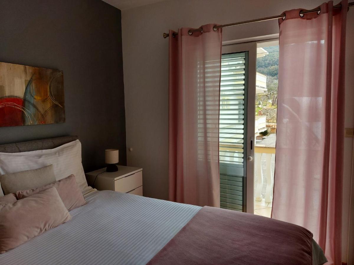 Апартаменты Apartman Larisa Кампор Экстерьер фото